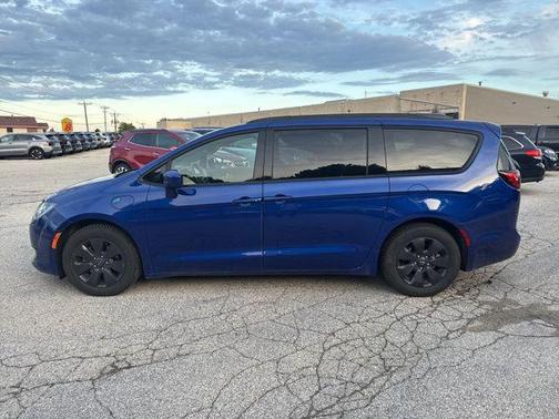 2020 Chrysler Pacifica Hybrid Touring L