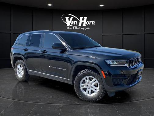 Diamond Black Crystal Pearlcoat 2023 Jeep Grand Cherokee Laredo