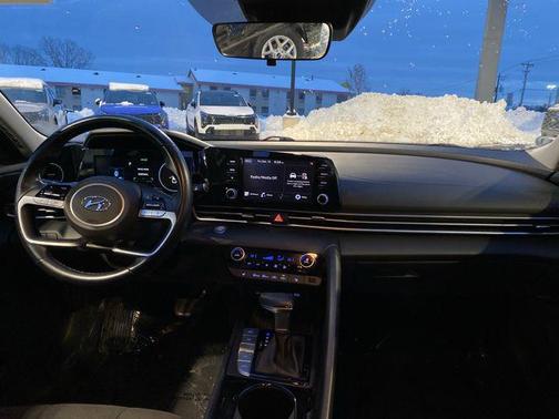 2021 Hyundai ELANTRA SEL