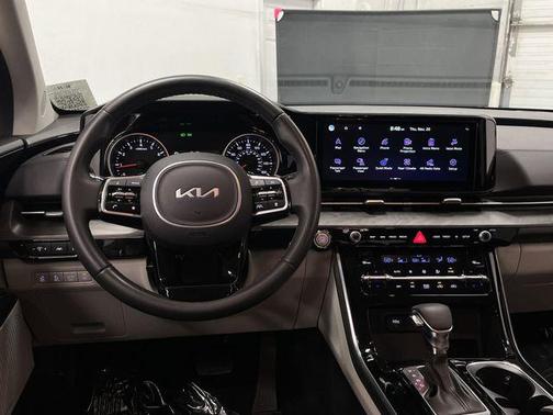 2024 Kia Carnival EX