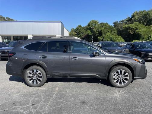 2025 Subaru Outback Touring XT