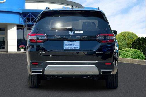 2025 Honda Pilot Touring 8-Passenger