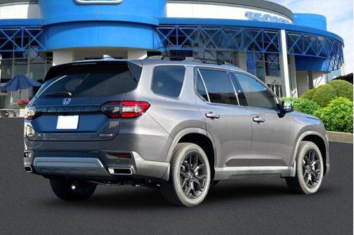 2025 Honda Pilot Touring 8-Passenger