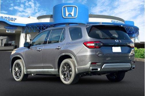 2025 Honda Pilot Touring 8-Passenger