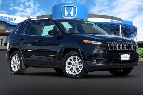 Brilliant Black Crystal Pearlcoat 2014 Jeep Cherokee Latitude