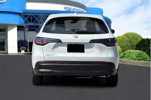 Platinum White Pearl 2027 Honda HR-V LX