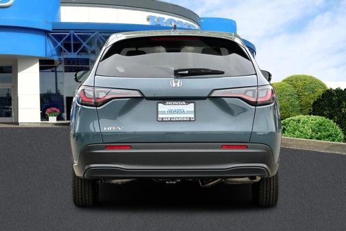 Nordic Forest Pearl 2027 Honda HR-V LX