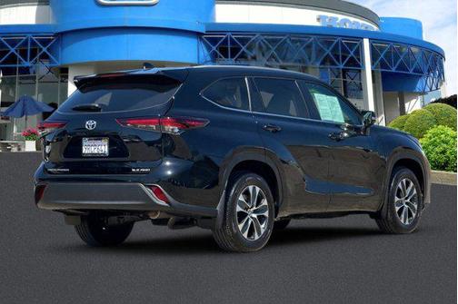 2025 Toyota Highlander XLE