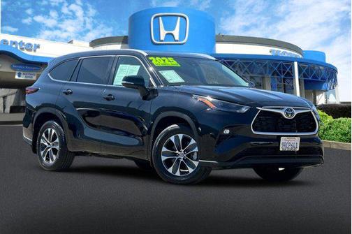 2025 Toyota Highlander XLE