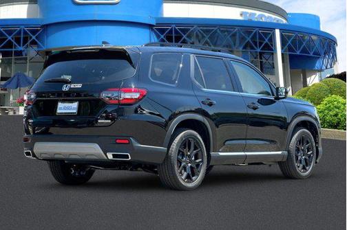 2025 Honda Pilot Touring 8-Passenger