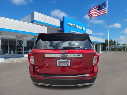 Rapid Red Metallic Tinted Clearcoat 2023 Ford Explorer XLT