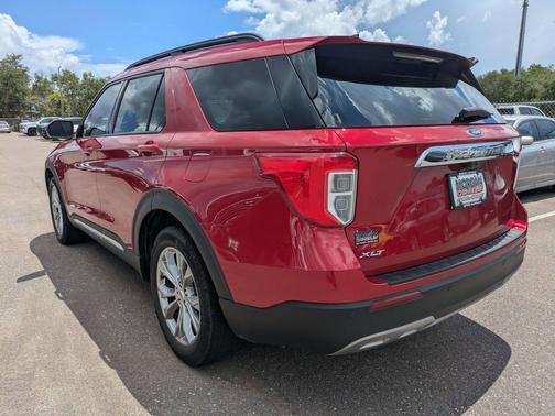 Rapid Red Metallic Tinted Clearcoat 2023 Ford Explorer XLT