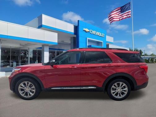 Rapid Red Metallic Tinted Clearcoat 2023 Ford Explorer XLT
