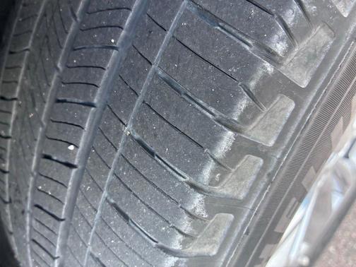 Rapid Red Metallic Tinted Clearcoat 2023 Ford Explorer XLT
