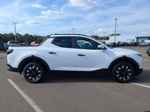 2025 Hyundai SANTA CRUZ SEL Activity