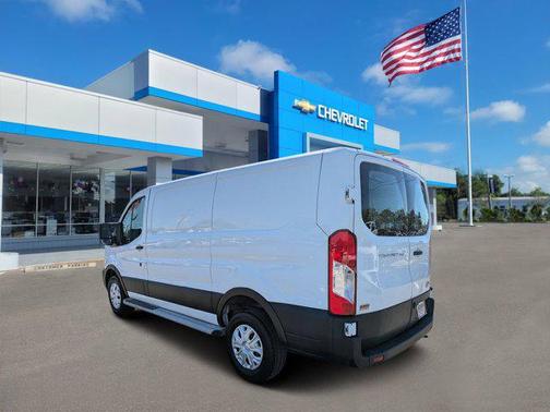 2022 Ford Transit-250 Base