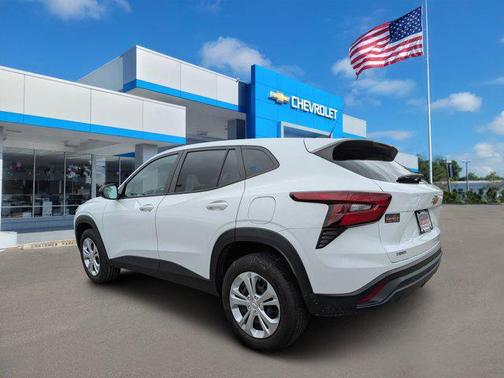 2024 Chevrolet Trax LS