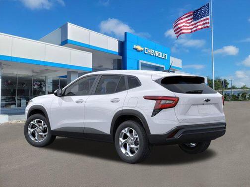 2025 Chevrolet Trax LS