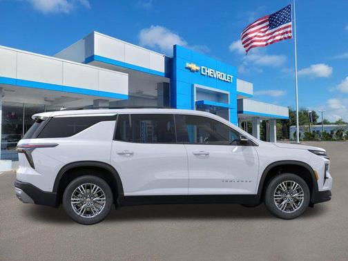Polar White Tricoat 2026 Chevrolet Traverse LT