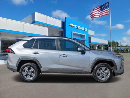 2022 Toyota RAV4 Hybrid XLE