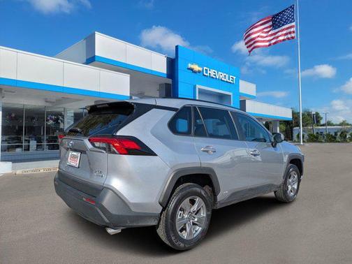 2022 Toyota RAV4 Hybrid XLE