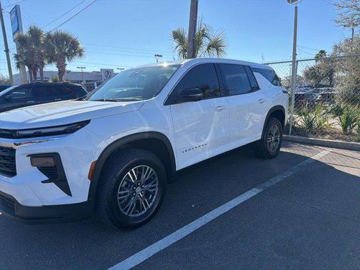 2024 Chevrolet Traverse LS