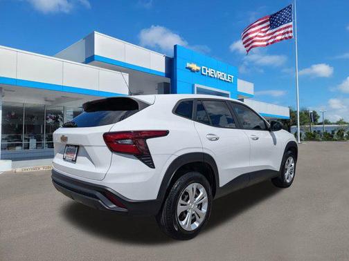 2024 Chevrolet Trax LS