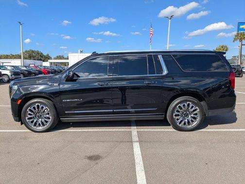 2023 GMC Yukon XL Denali Ultimate