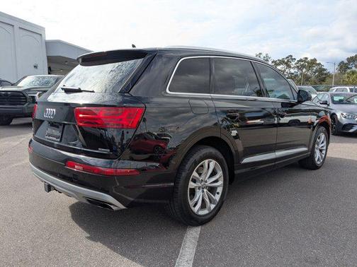 2019 Audi Q7 Premium Plus