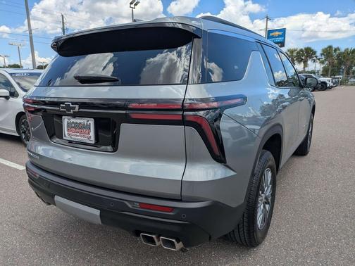 Sterling Gray Metallic 2025 Chevrolet Traverse LT