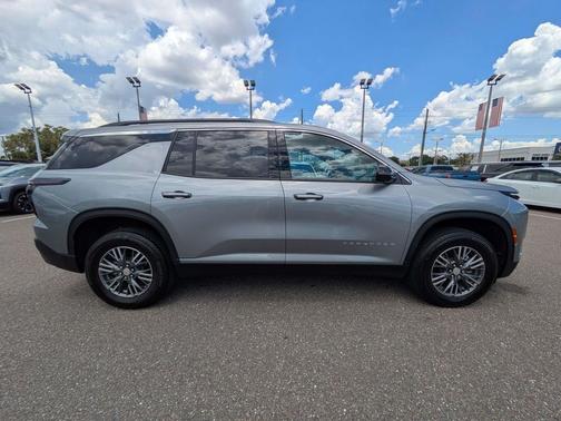 Sterling Gray Metallic 2025 Chevrolet Traverse LT