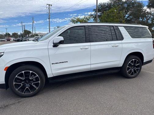 2024 Chevrolet Suburban RST
