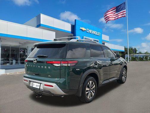 2023 Nissan Pathfinder SL FWD