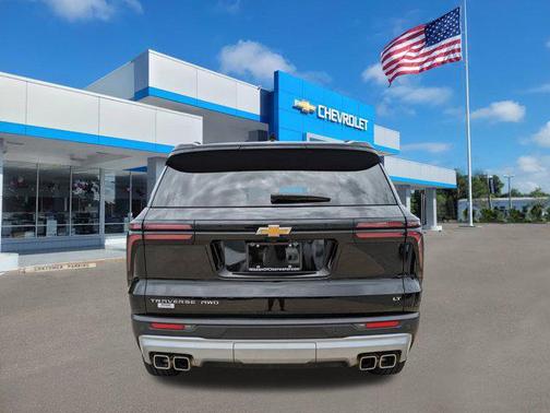 2024 Chevrolet Traverse LT