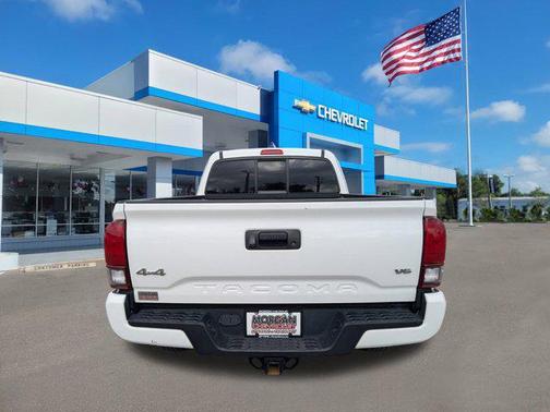 2022 Toyota Tacoma SR