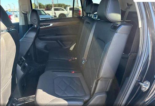 2024 Volkswagen Atlas 2.0T SE w/Technology 4MOTION