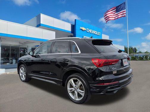 2020 Audi Q3 45 S line Premium