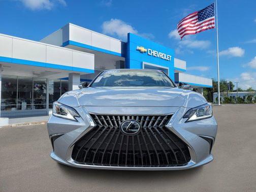2023 Lexus ES 300h Base
