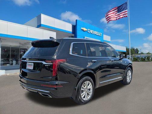 2022 Cadillac XT6 Luxury FWD