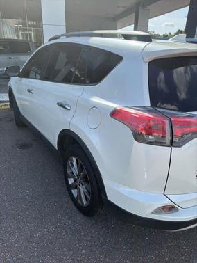 Blizzard Pearl 2018 Toyota RAV4 Limited