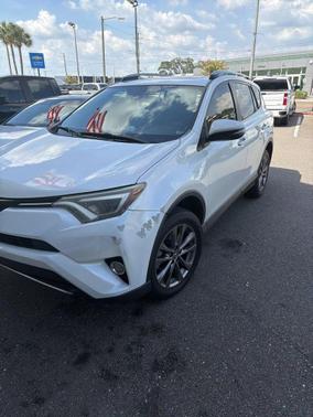 Blizzard Pearl 2018 Toyota RAV4 Limited