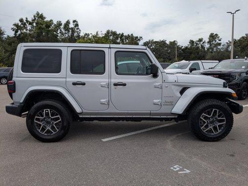 2024 Jeep Wrangler 4-Door Sahara 4x4