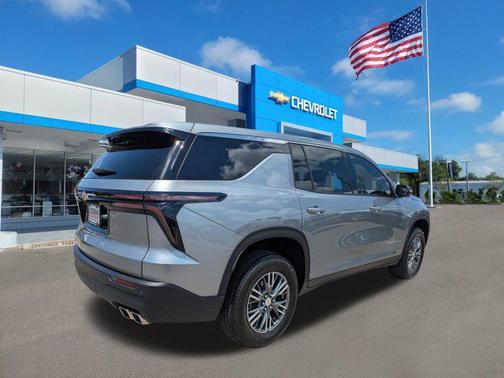 2024 Chevrolet Traverse LS