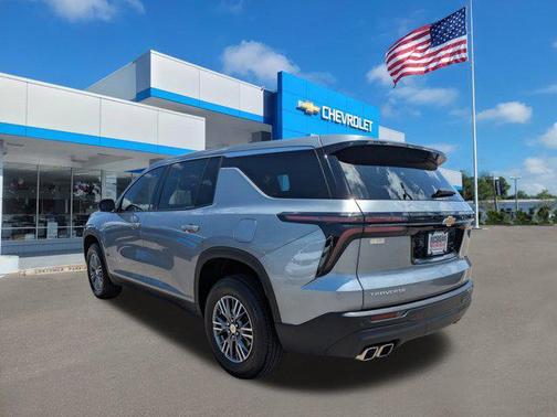 2024 Chevrolet Traverse LS