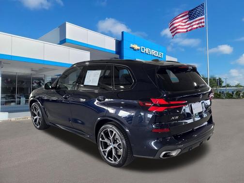 Carbon Black Metallic 2024 BMW X5 PHEV xDrive50e