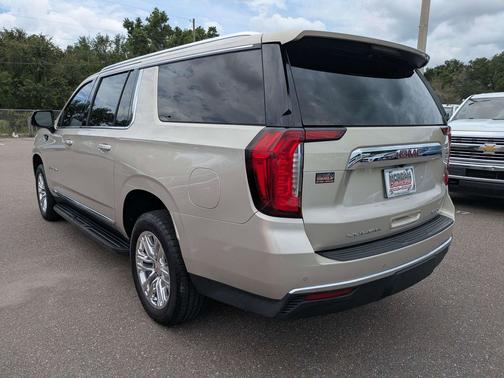Pearl Beige Metallic 2021 GMC Yukon XL SLT