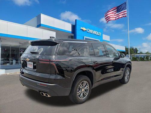 2024 Chevrolet Traverse LS