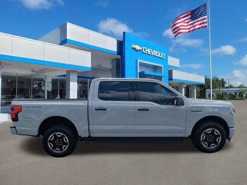2023 Ford F-150 Lightning XLT
