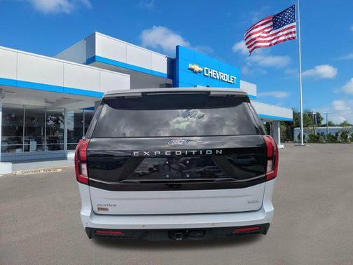 Silver Metallic 2025 Ford Expedition Max Active 4x4