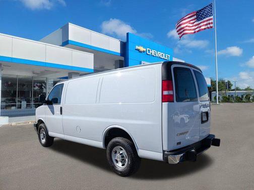 2024 Chevrolet Express 2500 RWD 2500 Regular Wheelbase WT
